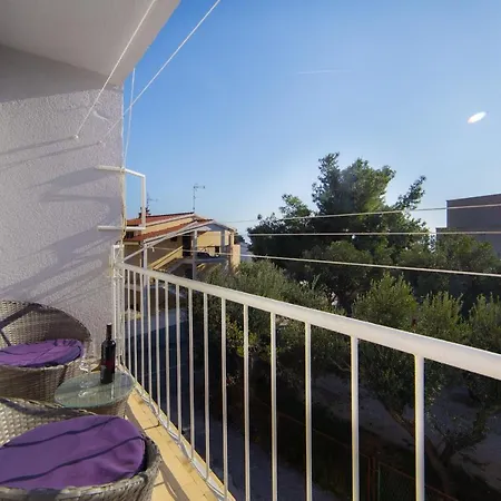 Caluna アパート *