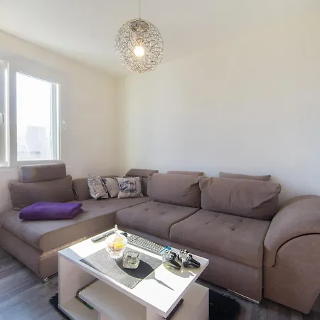 アパート Caluna *