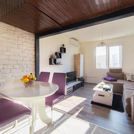 Caluna Apartment Podgora