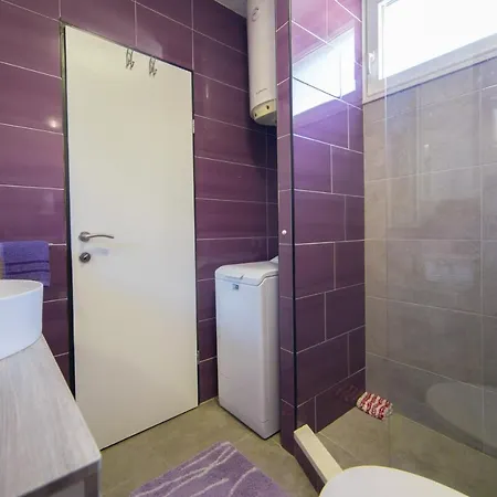 Caluna Apartment